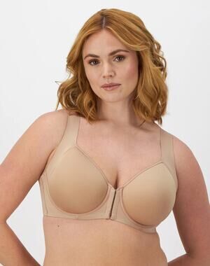Bali Women's 40C Nude One Smooth U Posture Underwire EverSmooth Back Bra C31-1
